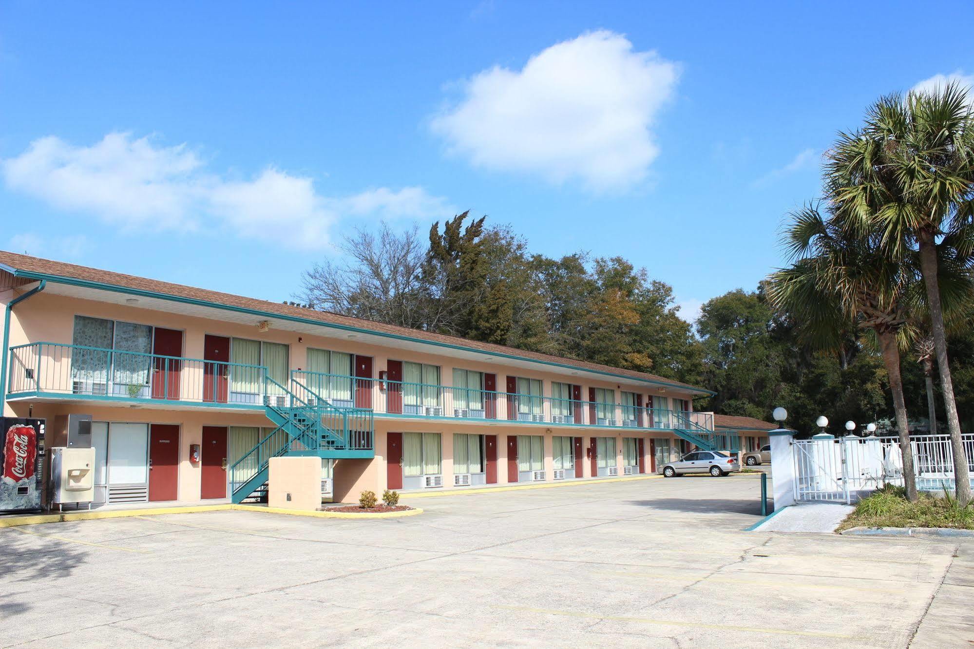 Travelers Inn Gainesville Bagian luar foto